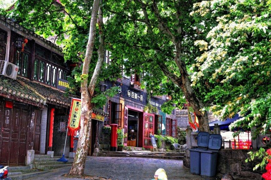混动界的全能战士,顶配不到18万?哈弗枭龙MAX到底有多卷?